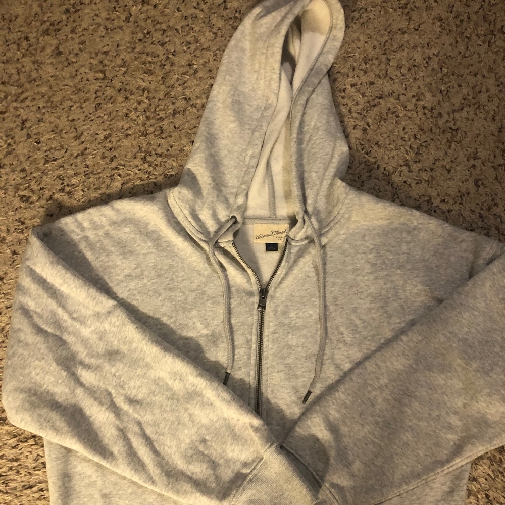 Universal Thread light gray cropped zip up hoodie, size L